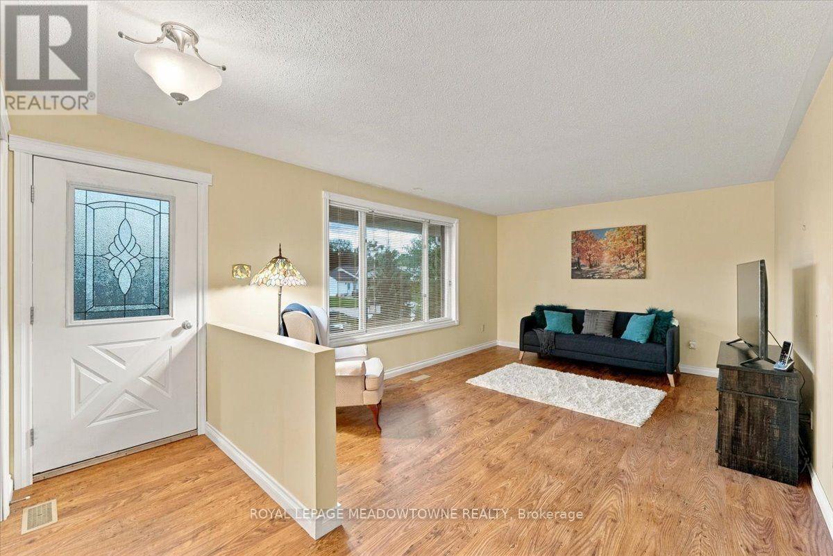 137 ORCHARD DRIVE - 3