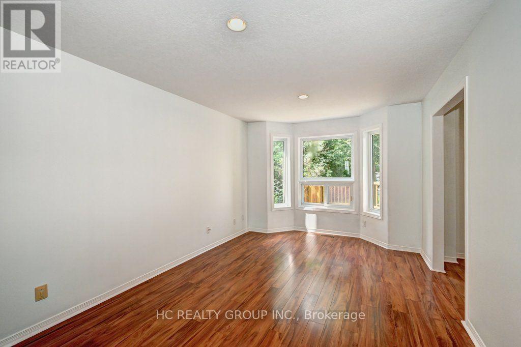 271 Resurrection Drive, Kitchener, ON photo 11