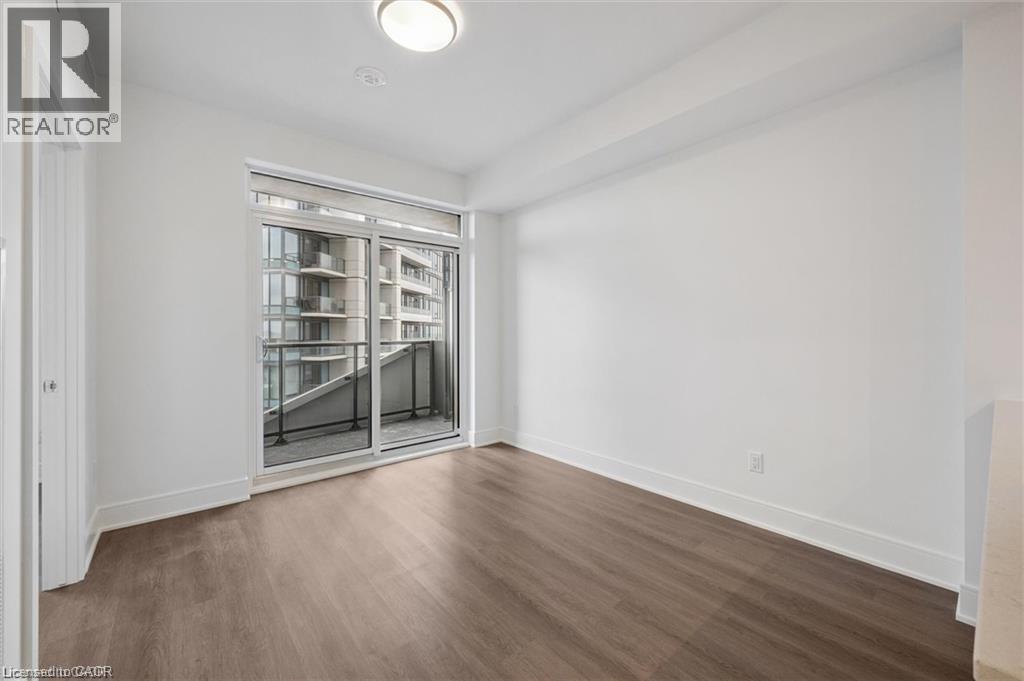 25 Wellington Street South — photo 15