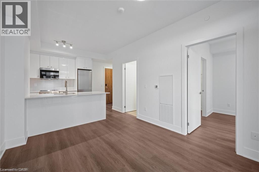 25 Wellington Street South — photo 16