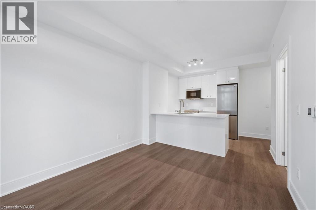 25 Wellington Street South — photo 18