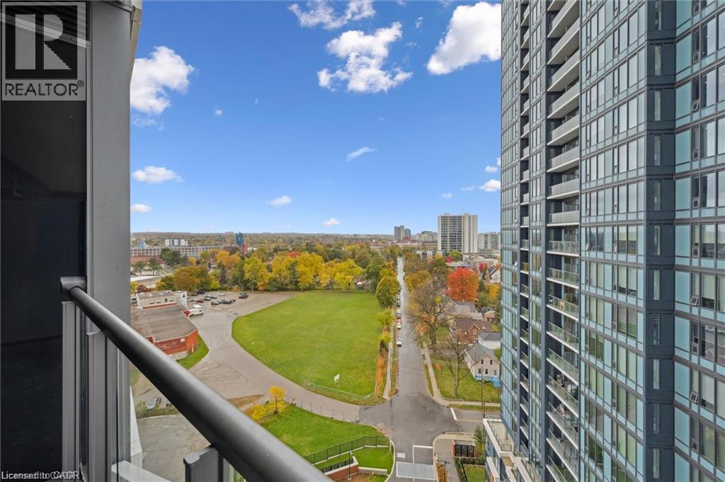 25 Wellington Street South — photo 24
