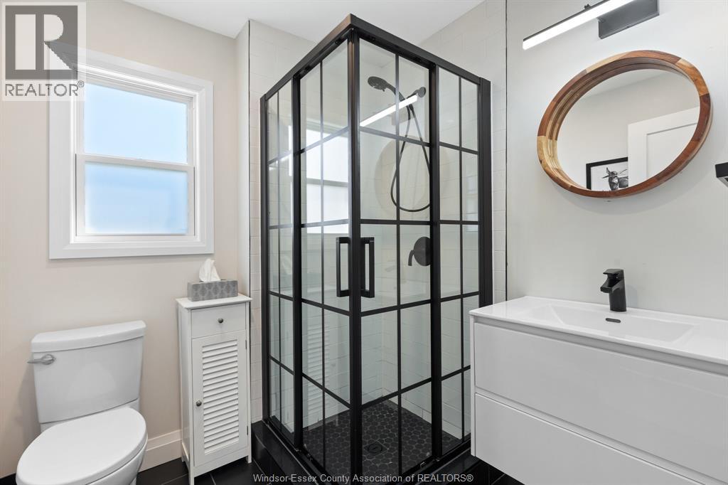 102 DUFF AVENUE - 11