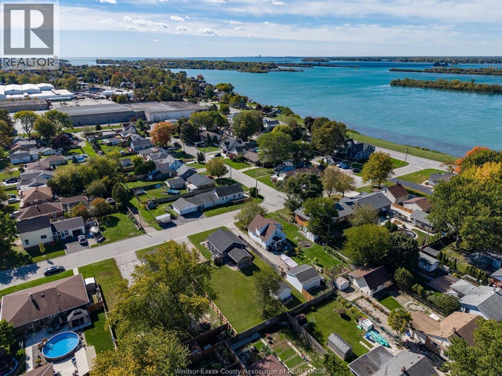 102 DUFF AVENUE - 19