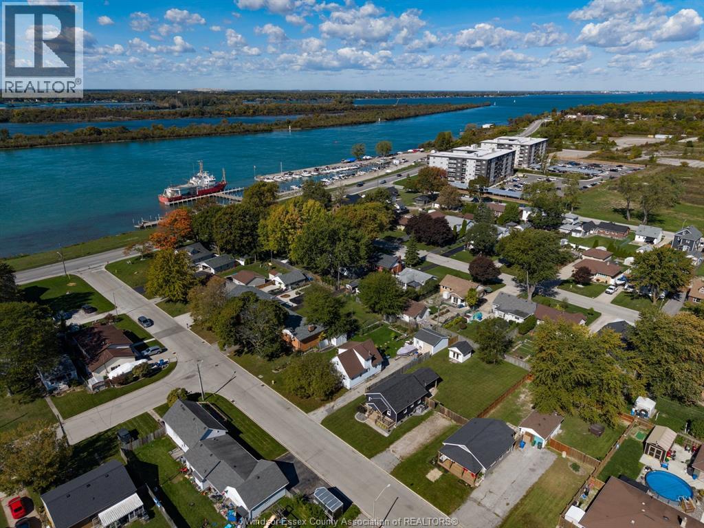 102 DUFF AVENUE - 21