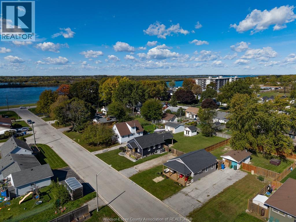 102 DUFF AVENUE - 22