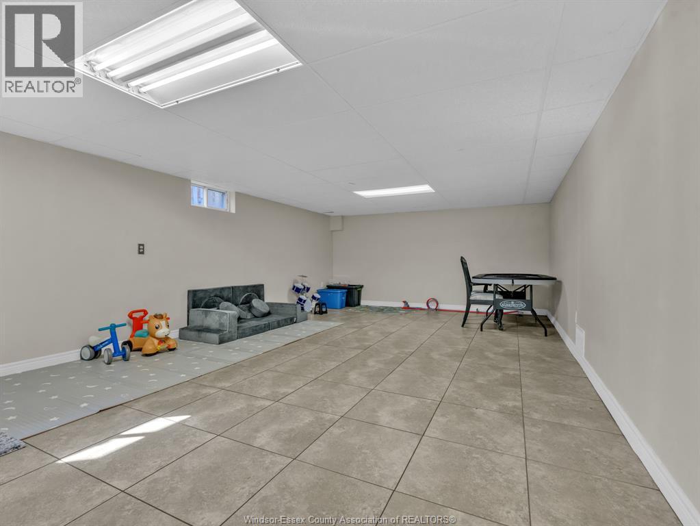 9 EVANS AVENUE - 25