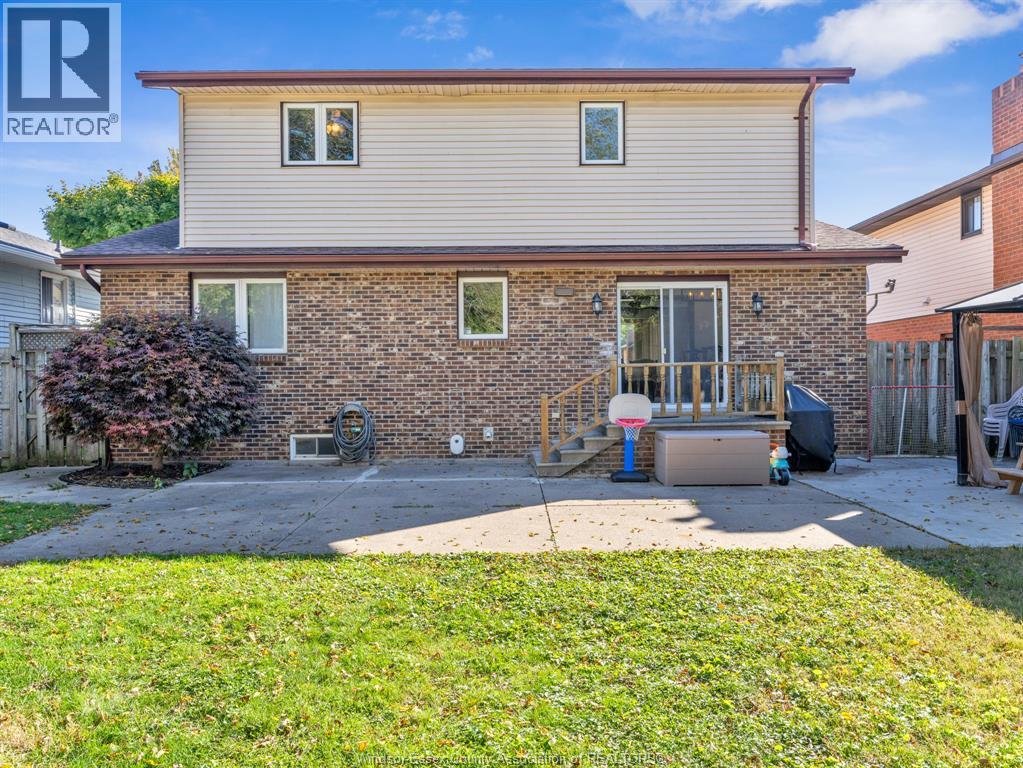 9 EVANS AVENUE - 27