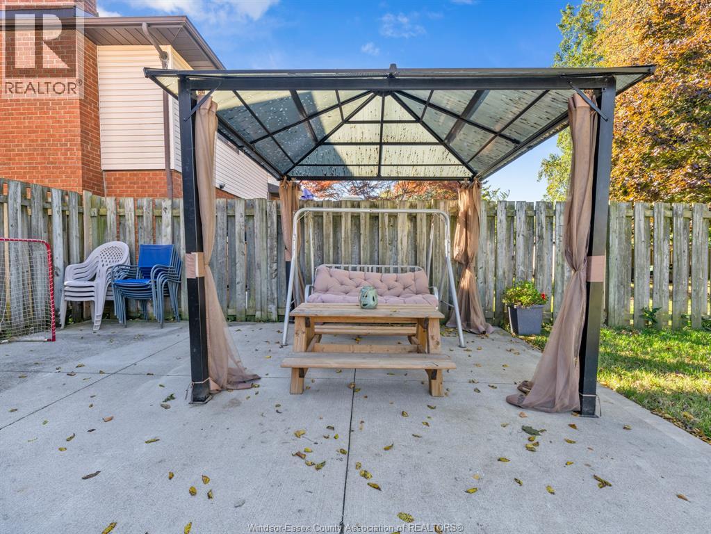 9 EVANS AVENUE - 28