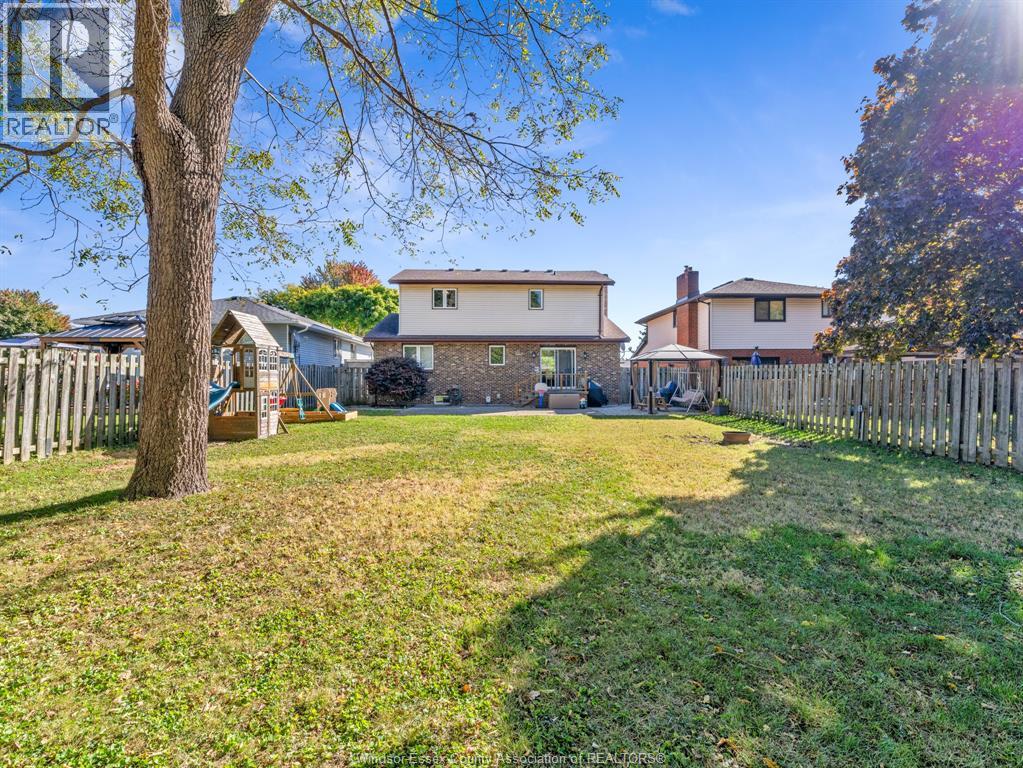 9 EVANS AVENUE - 31