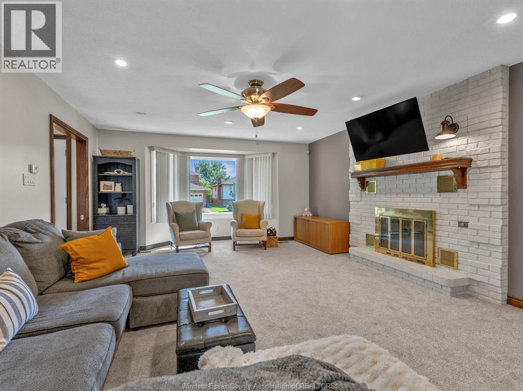 9 EVANS AVENUE - 7
