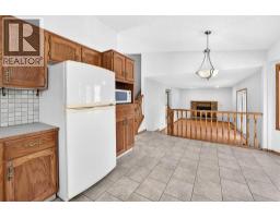 64 Edforth Crescent NW - photo 12