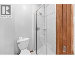 64 Edforth Crescent NW - photo 31