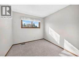 64 Edforth Crescent NW - photo 33