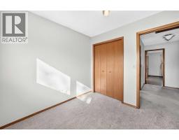 64 Edforth Crescent NW - photo 34