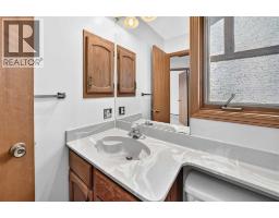 64 Edforth Crescent NW - photo 38