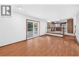 64 Edforth Crescent NW - photo 4