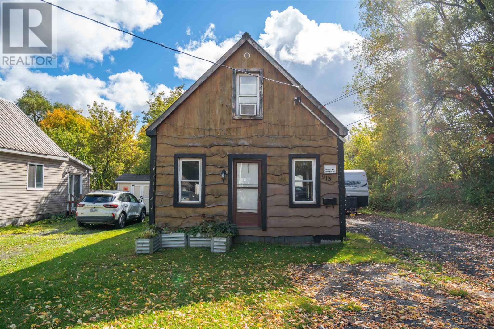 913 Bonney ST - 2