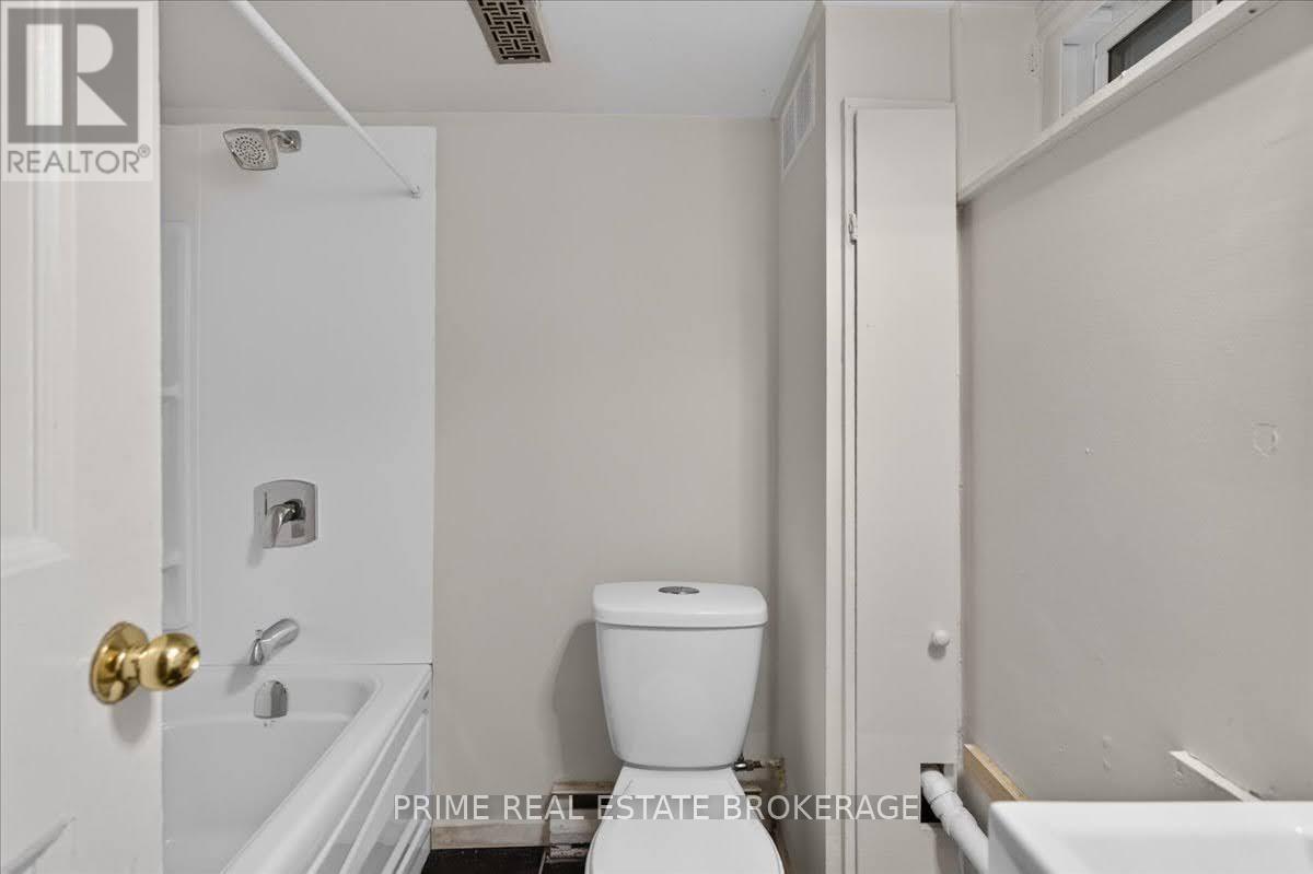 42 Bruce Street — photo 31