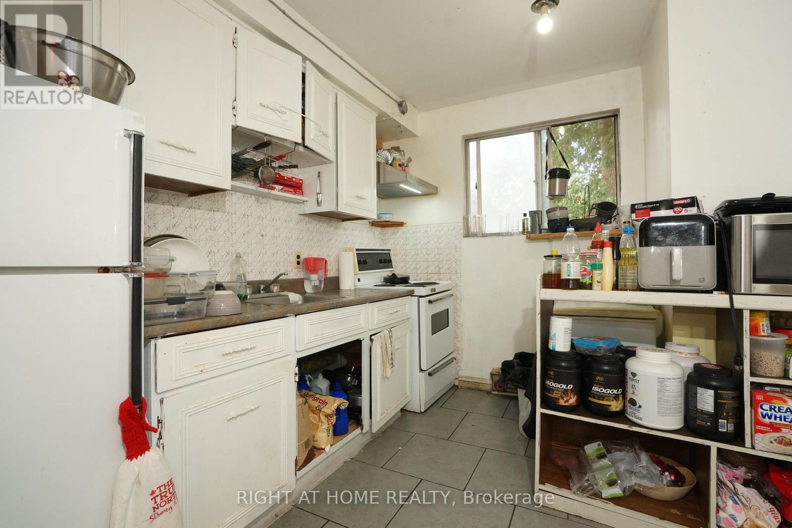 59 SAUNBY STREET N - 15