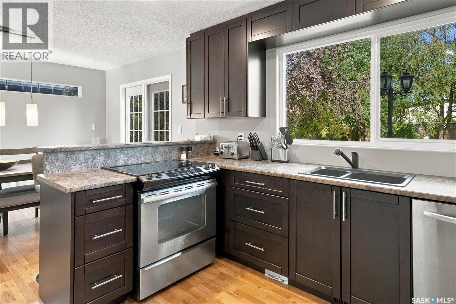 42 Kootenay DRIVE - 10