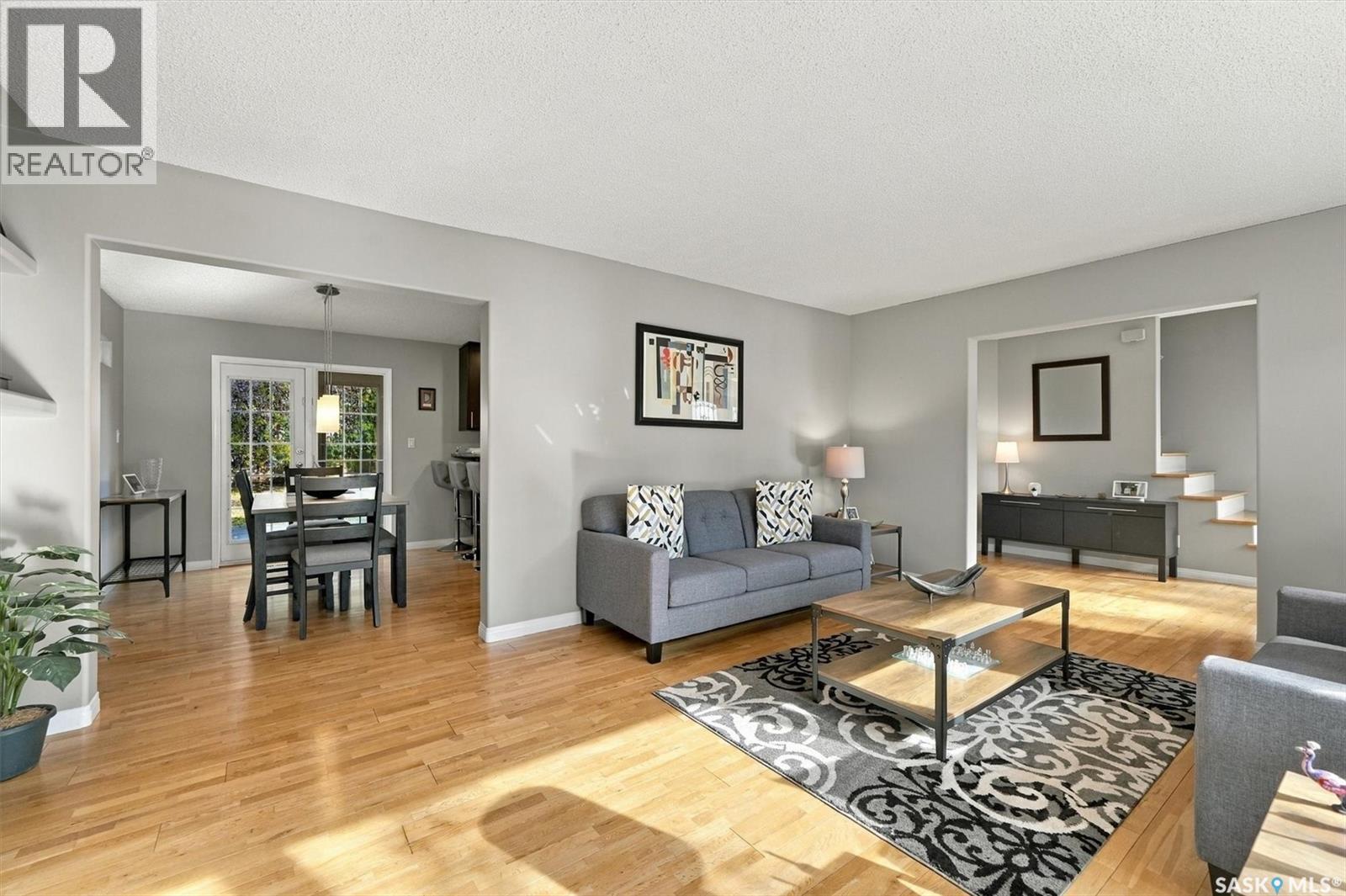 42 Kootenay DRIVE - 6
