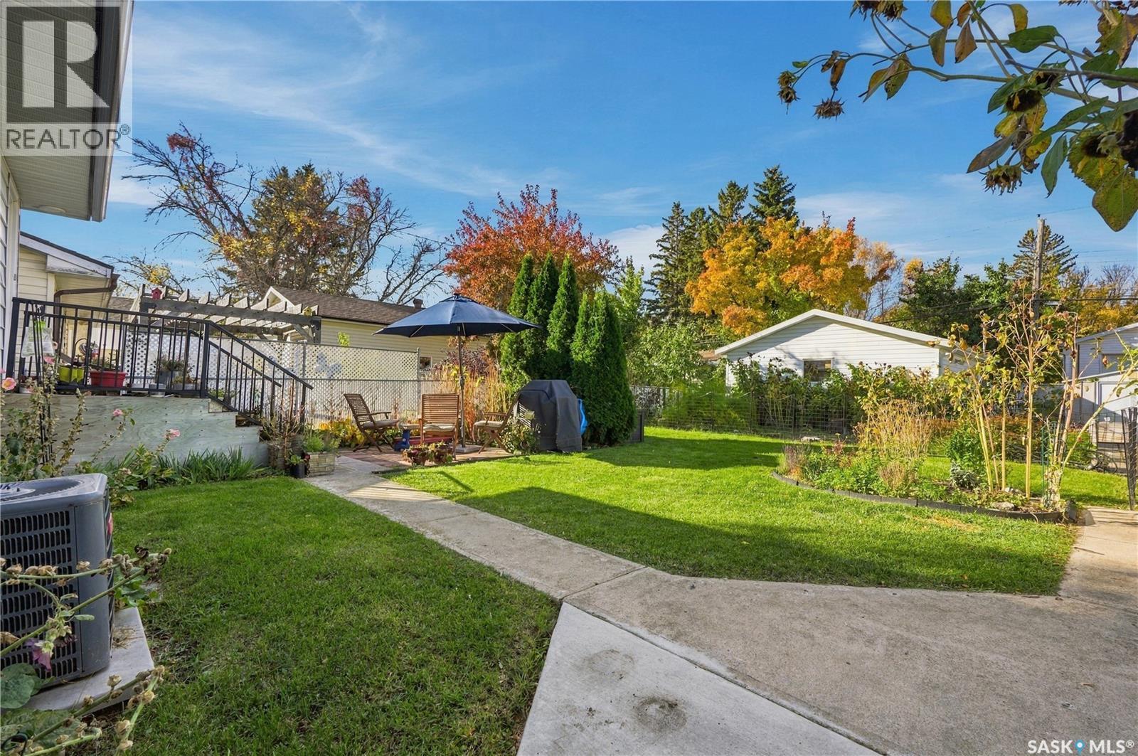 1333 M AVENUE S - 40