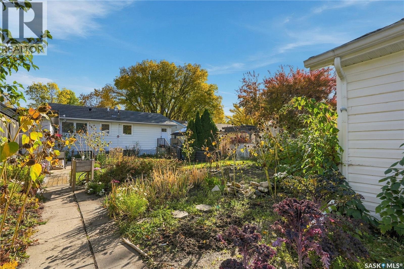 1333 M AVENUE S - 46