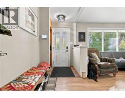 2pc Bathroom - 1333 M Avenue S, Saskatoon, SK S7M2R4 Photo 8