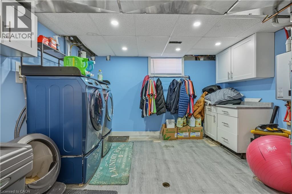 100 MONTROSE Avenue - 32