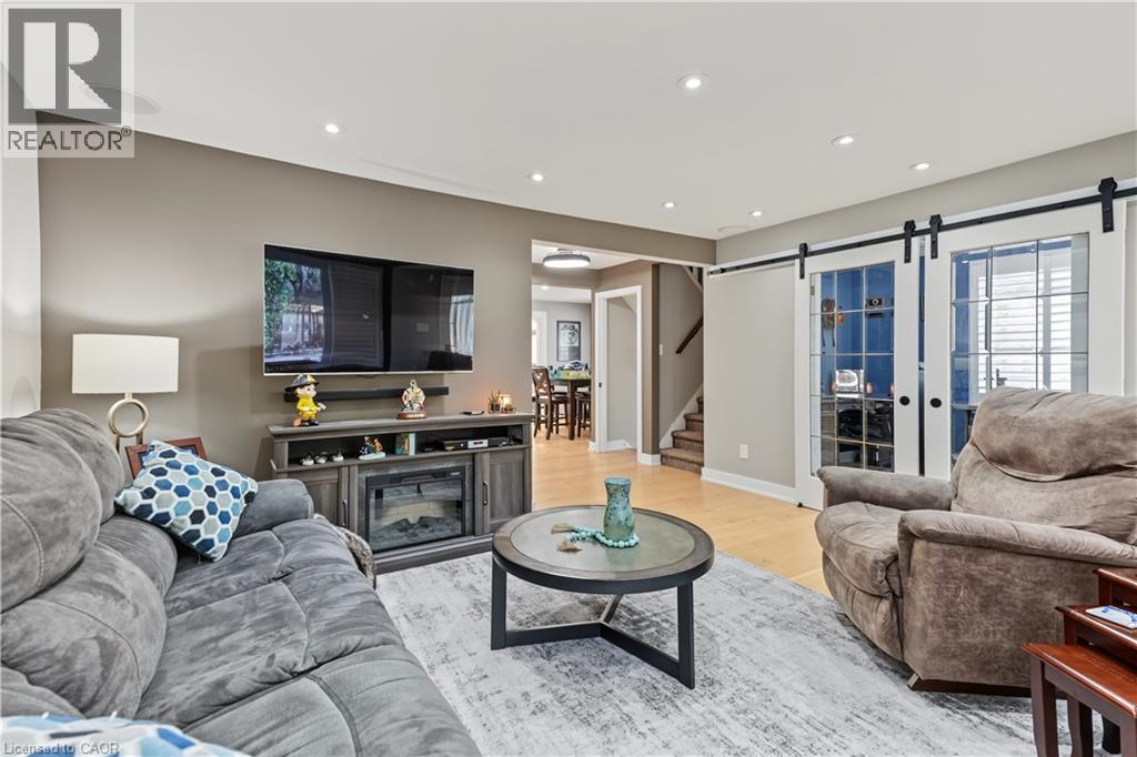 100 MONTROSE Avenue - 4