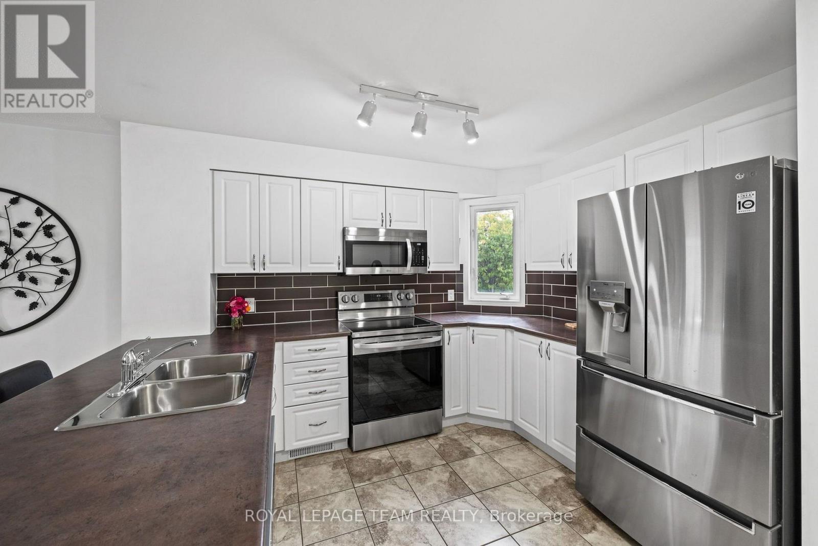 283 FIR LANE - Image 10