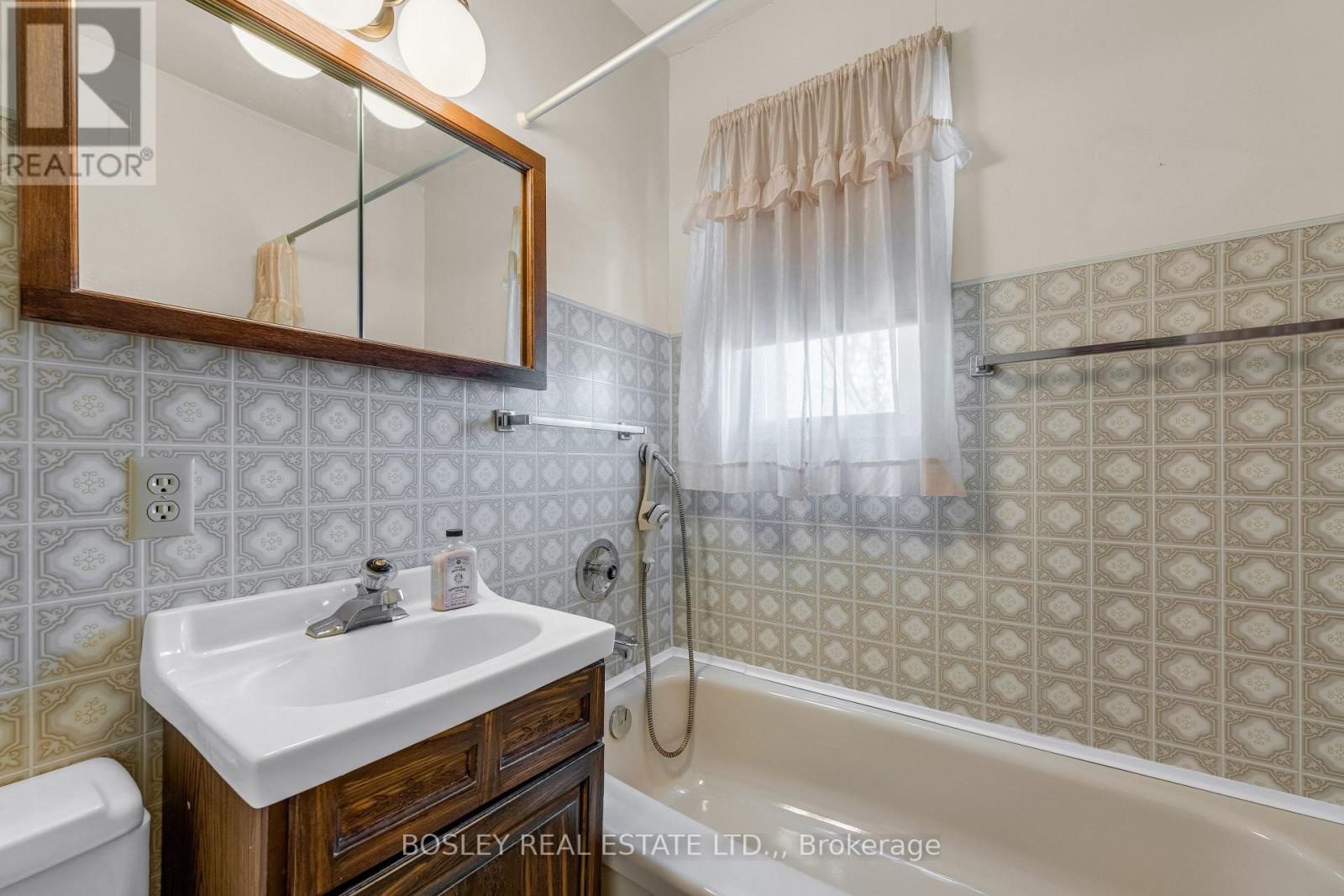 13 Hilda Street — photo 12