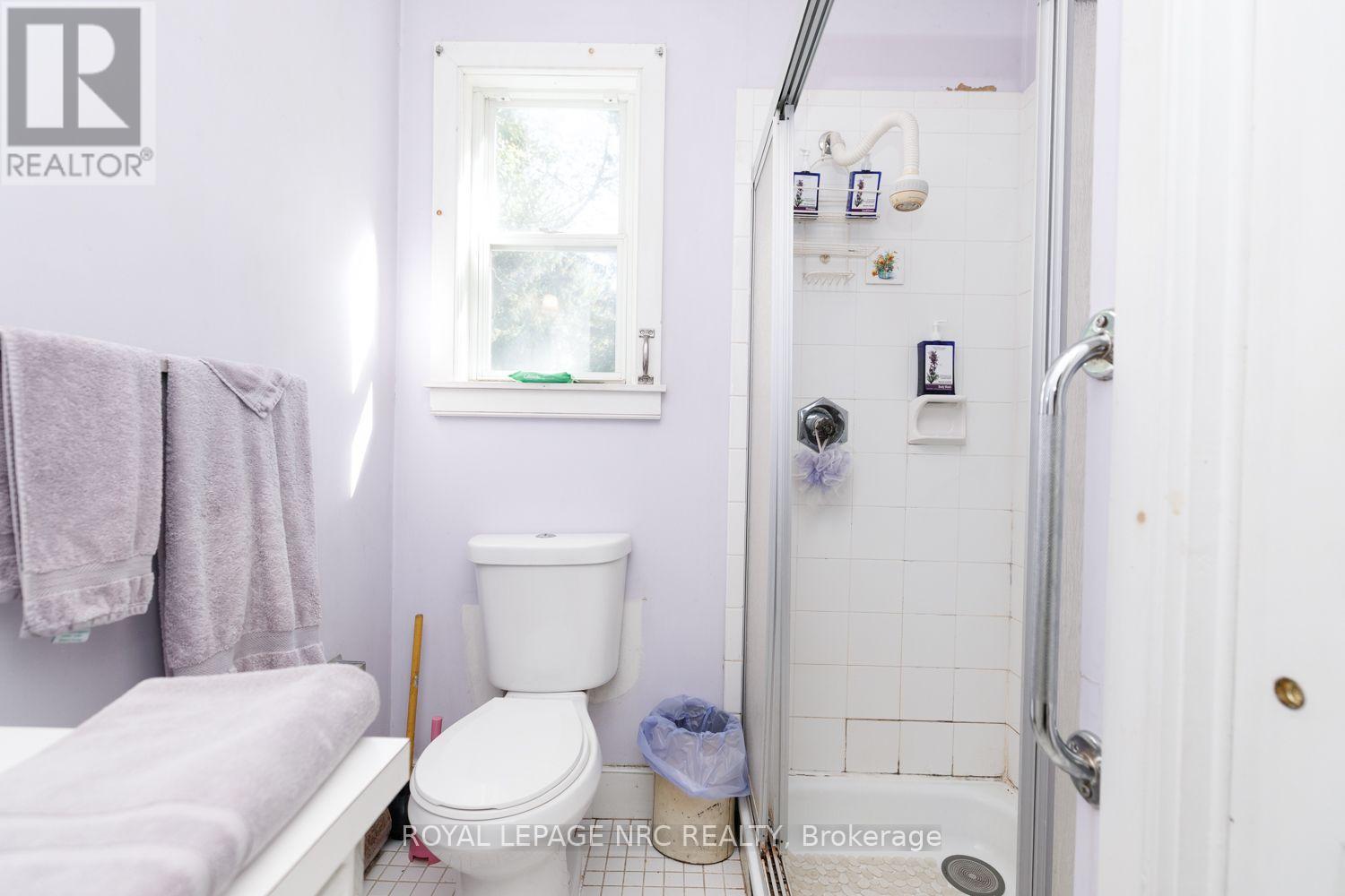 292 JOHNSON STREET S - Image 16