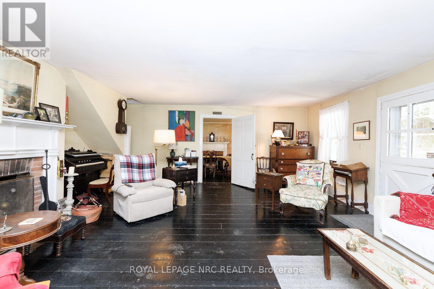 292 JOHNSON STREET S - 4