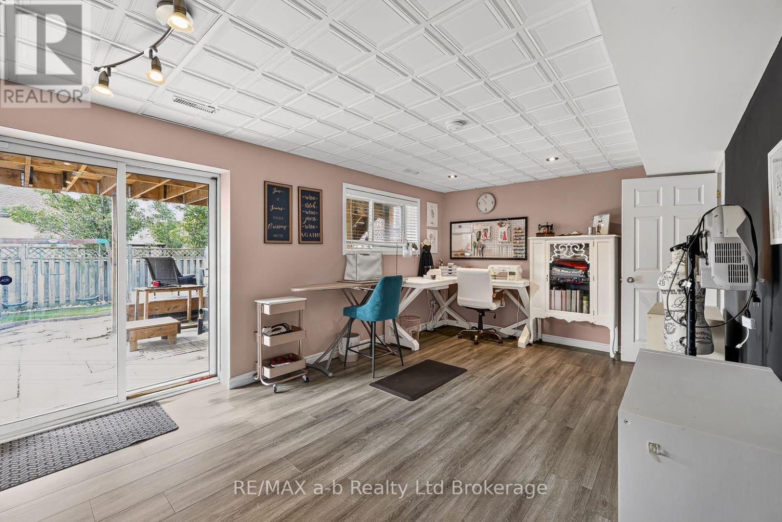 17 ROSSITER ROAD - 36