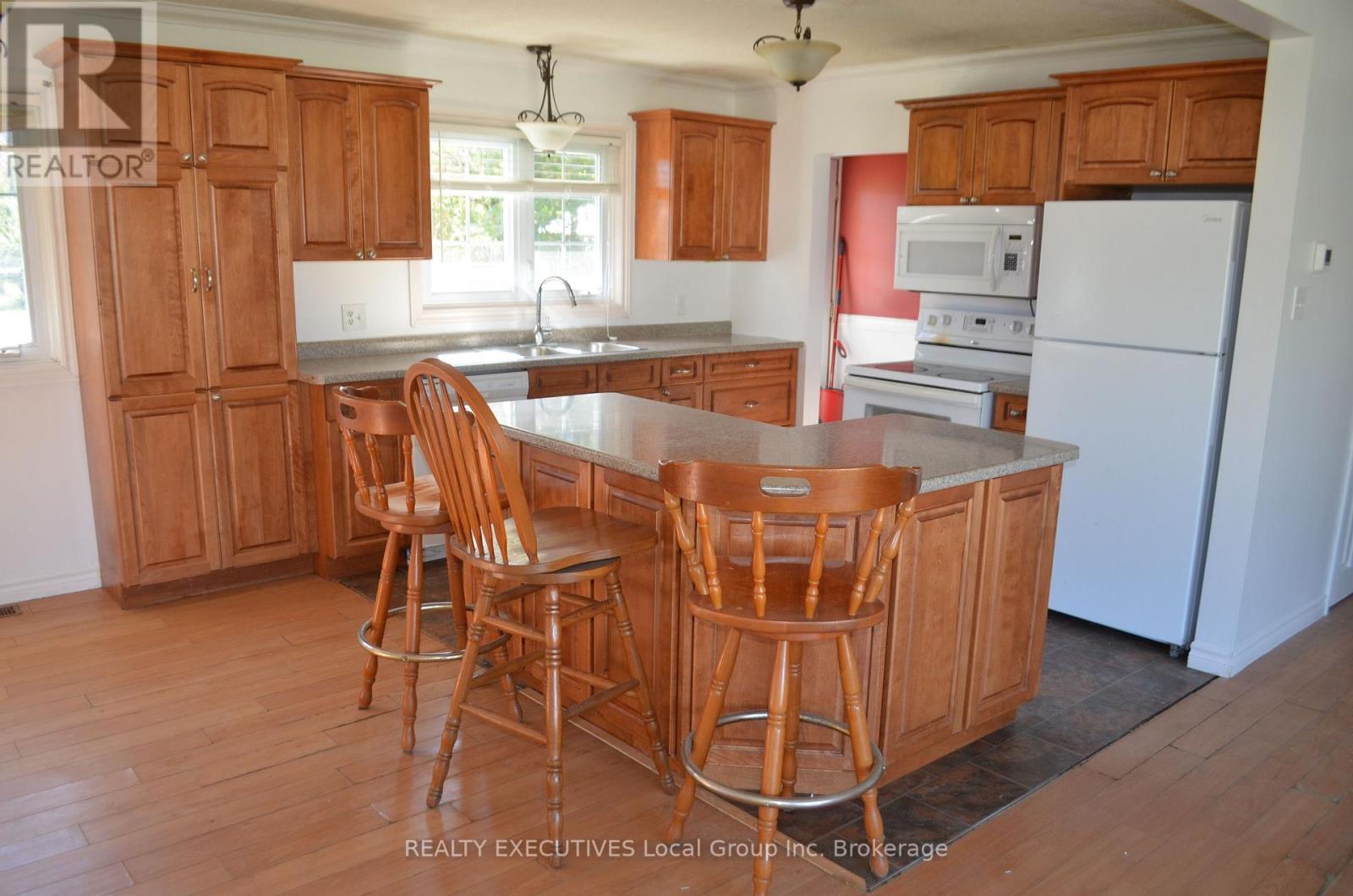 125 OTTAWA AVENUE - Image 17