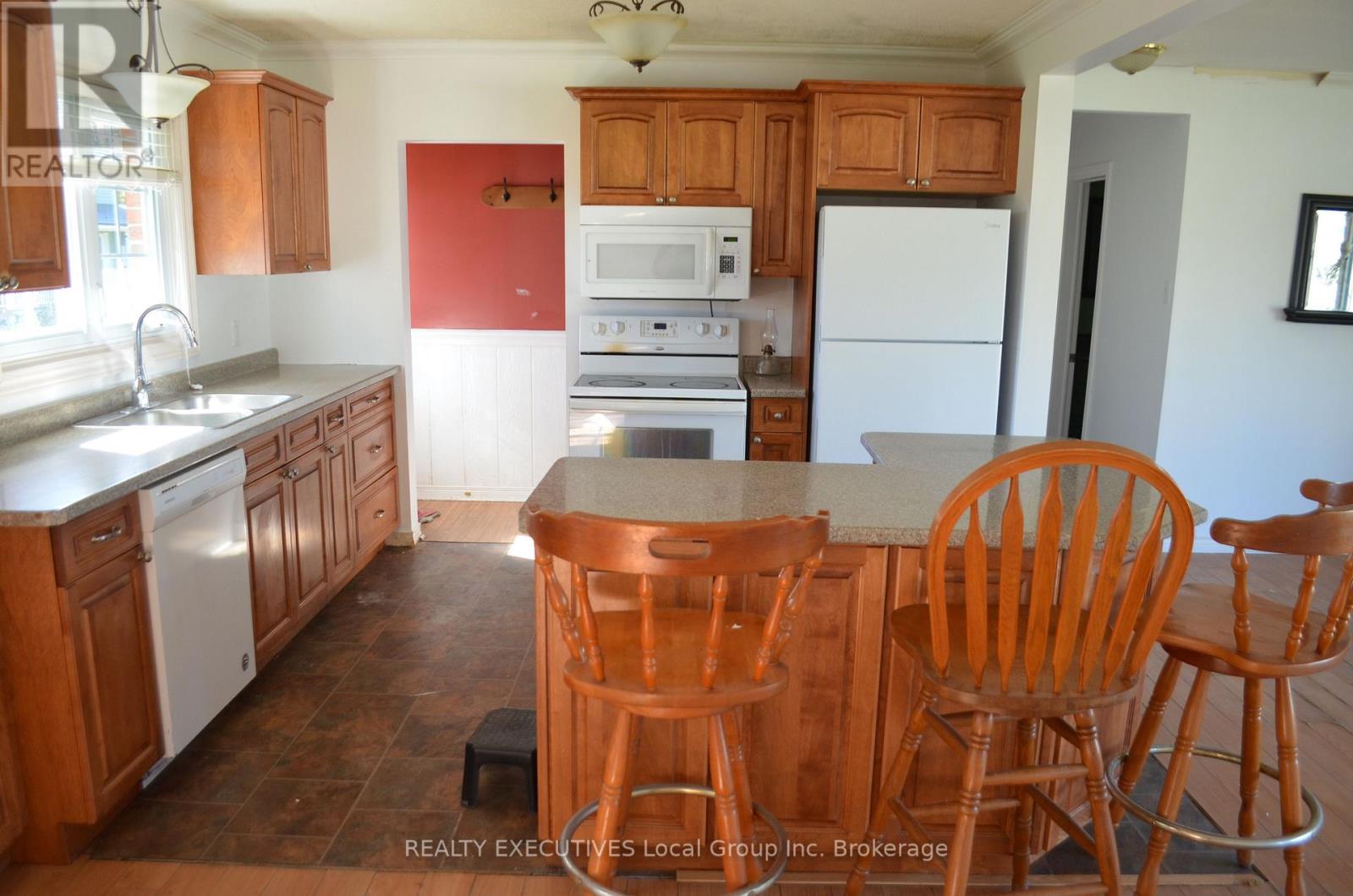 125 OTTAWA AVENUE - Image 19