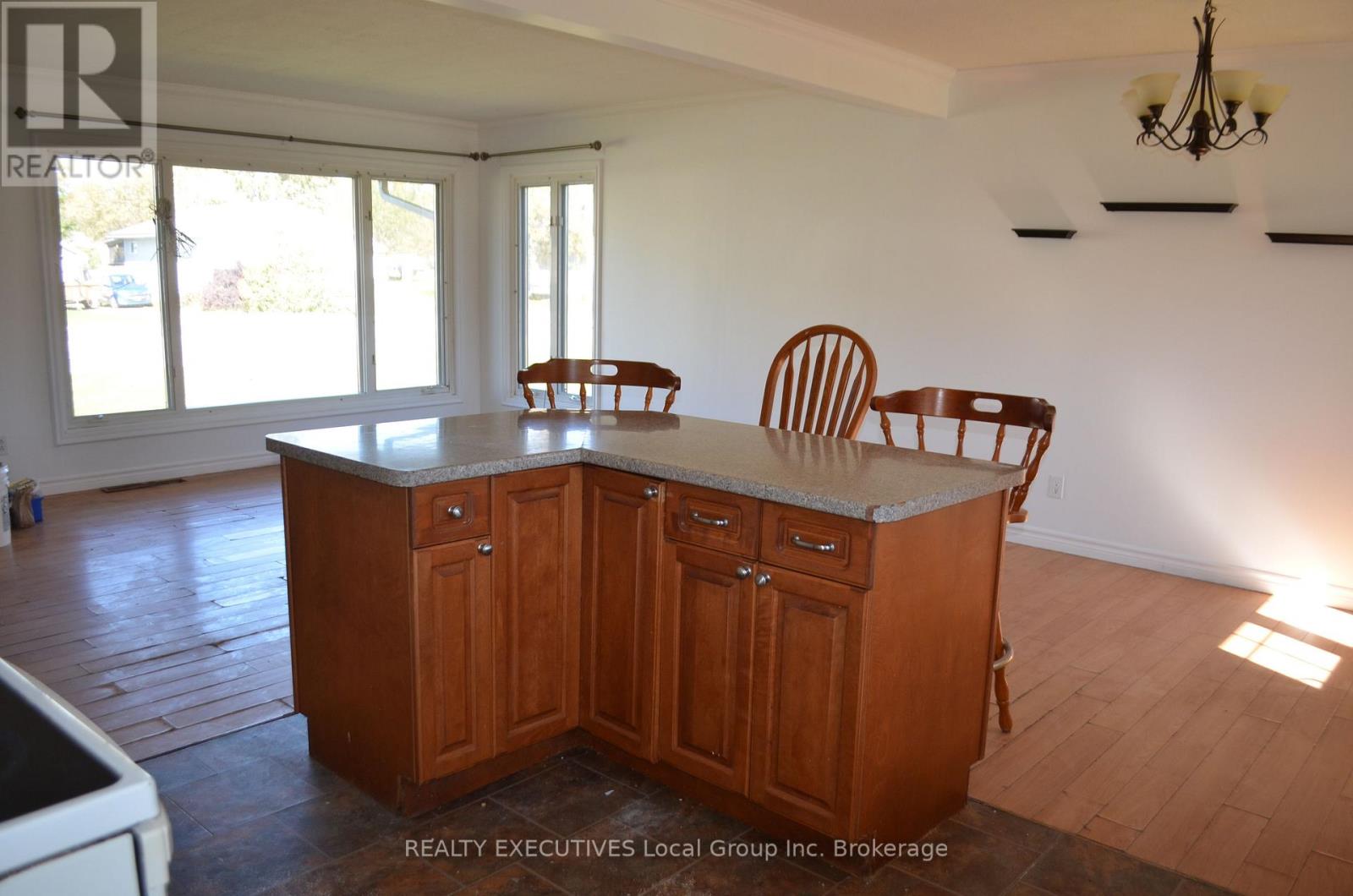 125 OTTAWA AVENUE - Image 20