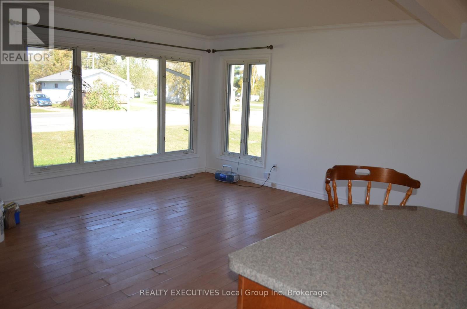 125 OTTAWA AVENUE - Image 21