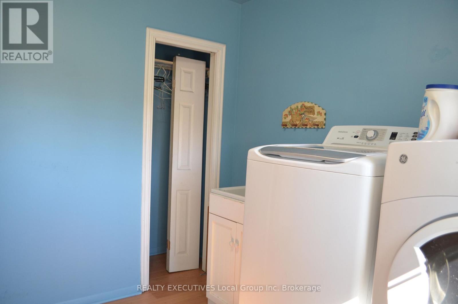 125 OTTAWA AVENUE - Image 32