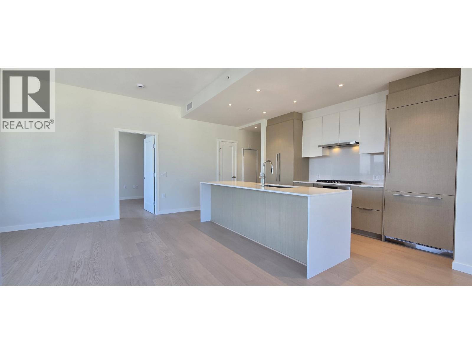 2103 128 W 15TH STREET, North Vancouver - Image 1