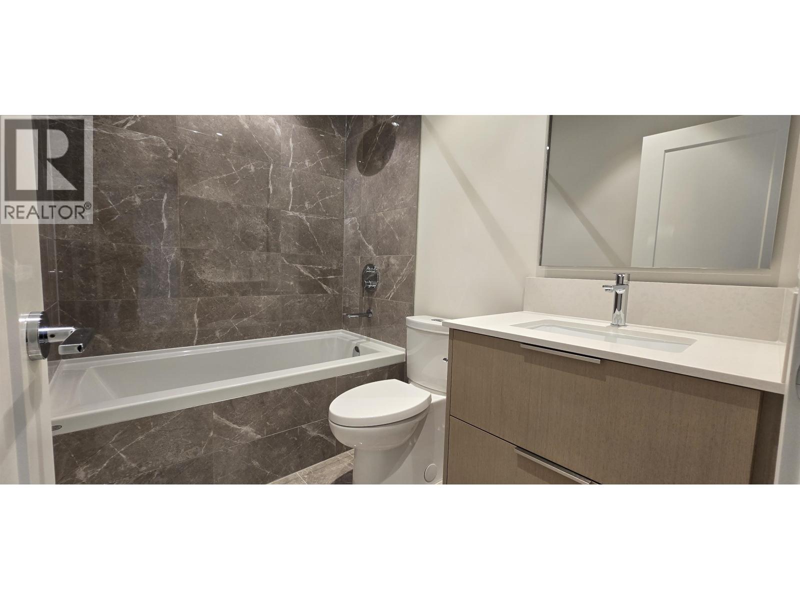 2103 128 W 15TH STREET, North Vancouver - Image 1