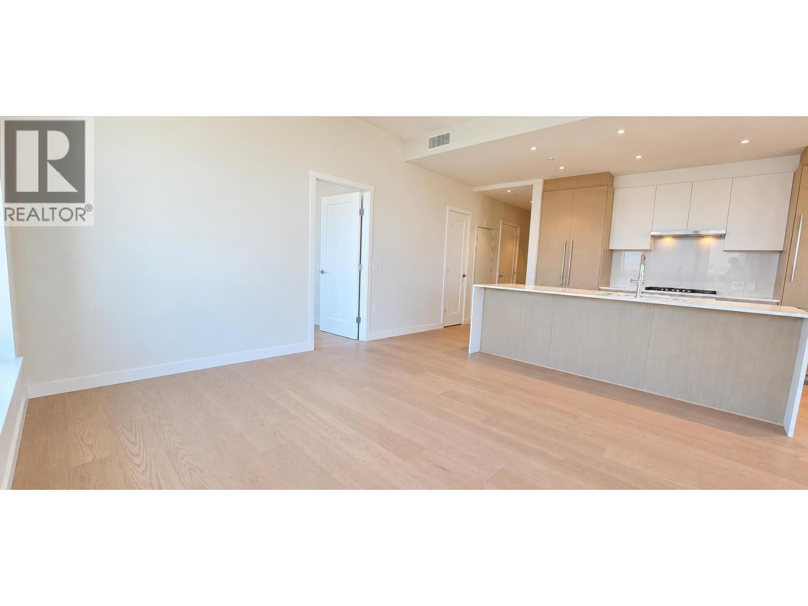 2103 128 W 15TH STREET, North Vancouver - Image 1