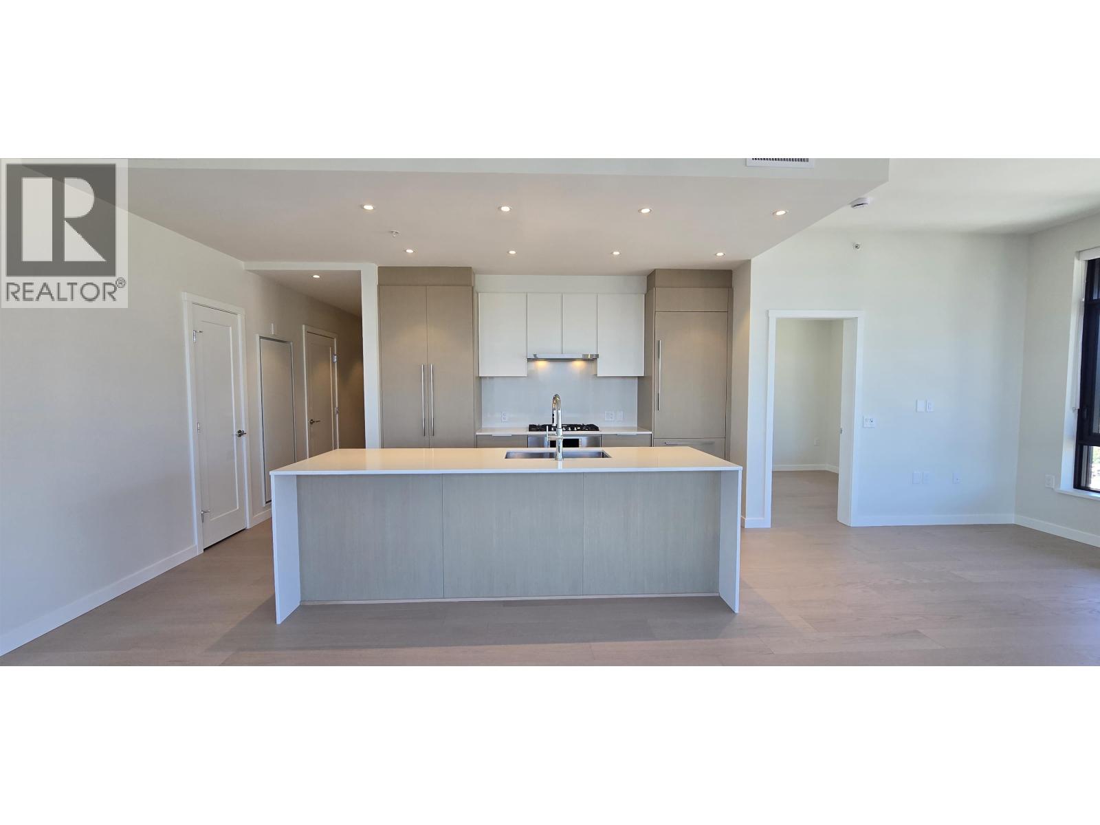 2103 128 W 15TH STREET, North Vancouver - Image 1