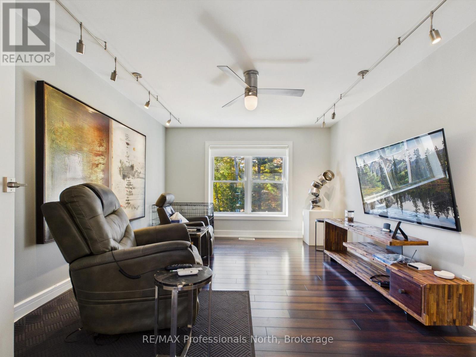 #405 10A KIMBERLEY AVENUE - 24