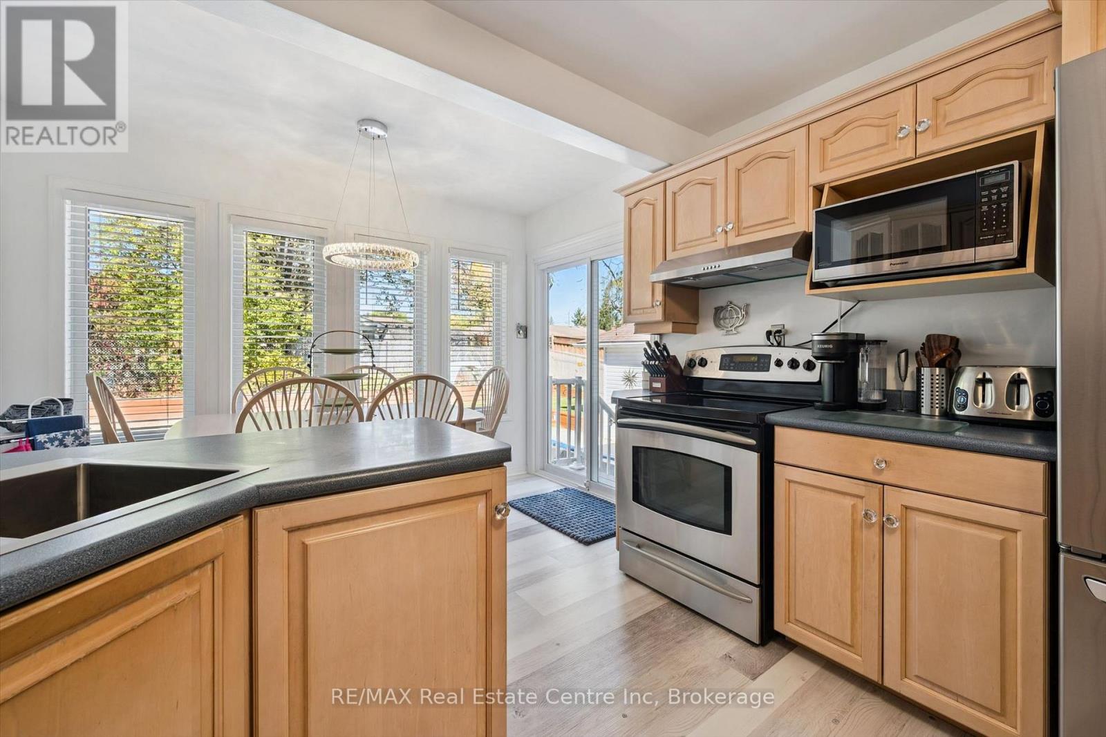 47 LAMBERT CRESCENT - 13