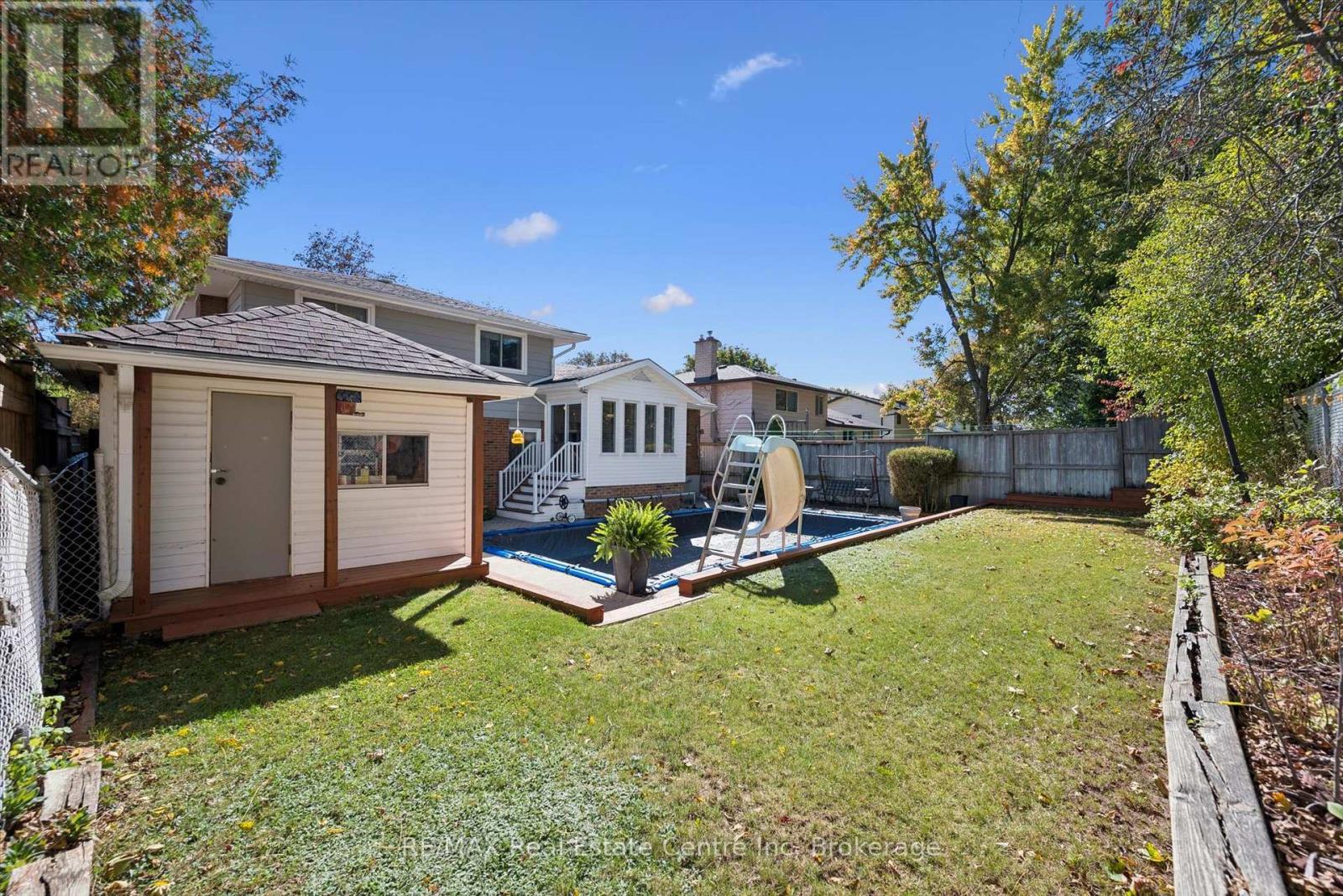 47 LAMBERT CRESCENT - 36