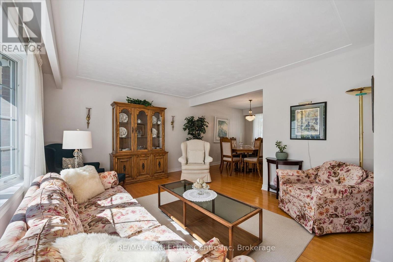 47 LAMBERT CRESCENT - 8