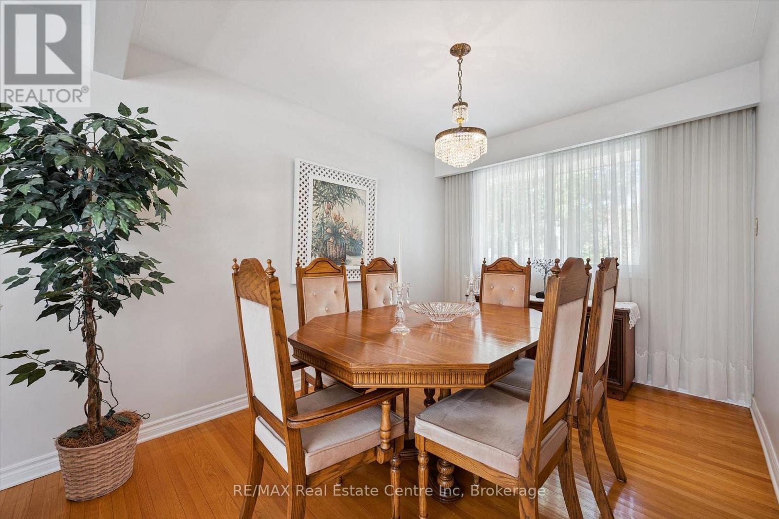 47 LAMBERT CRESCENT - 9